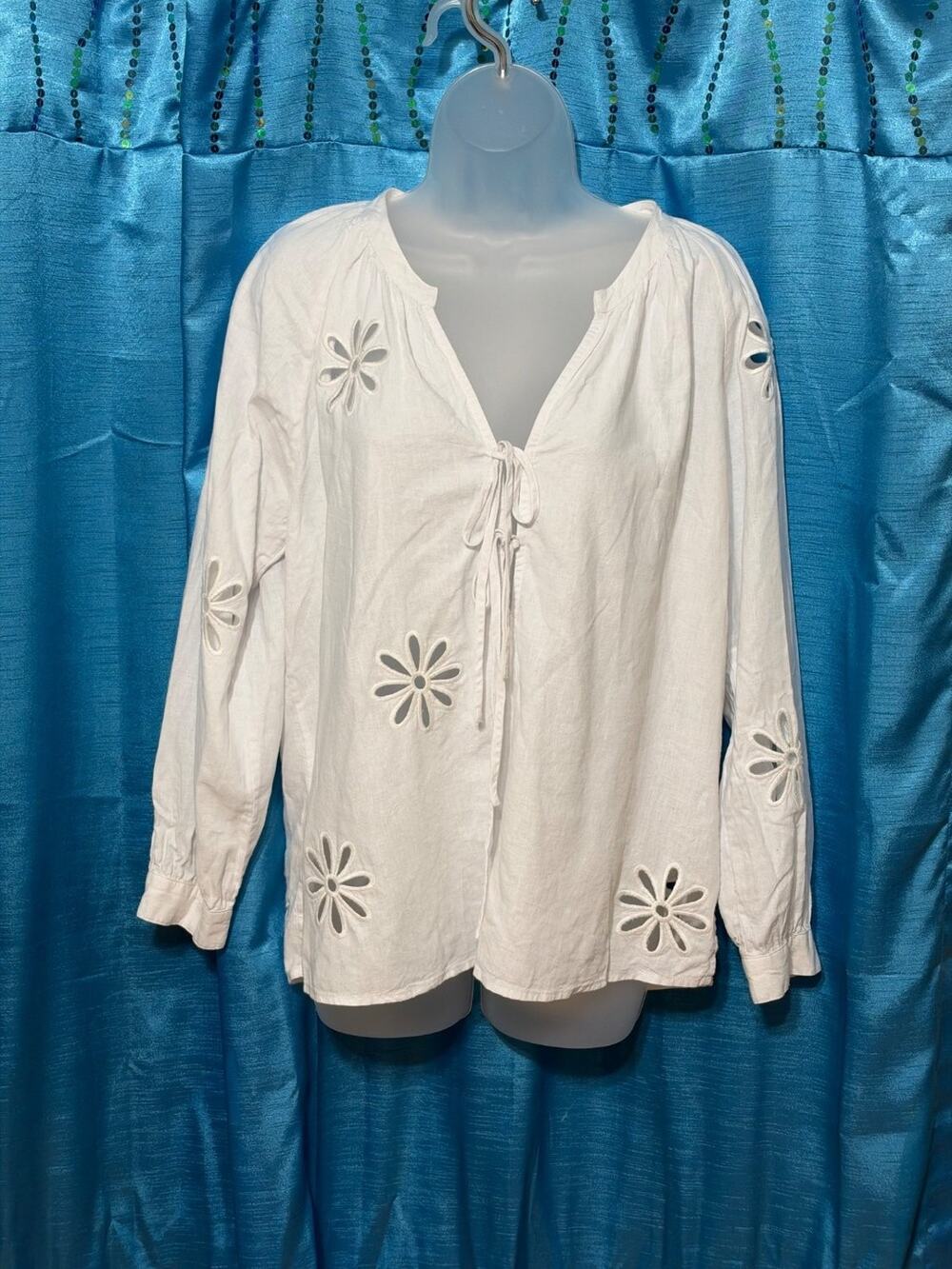 Rails Brielle White Eyelet Linen Blend Tie-Front Daisy Cutout Blouse Top M